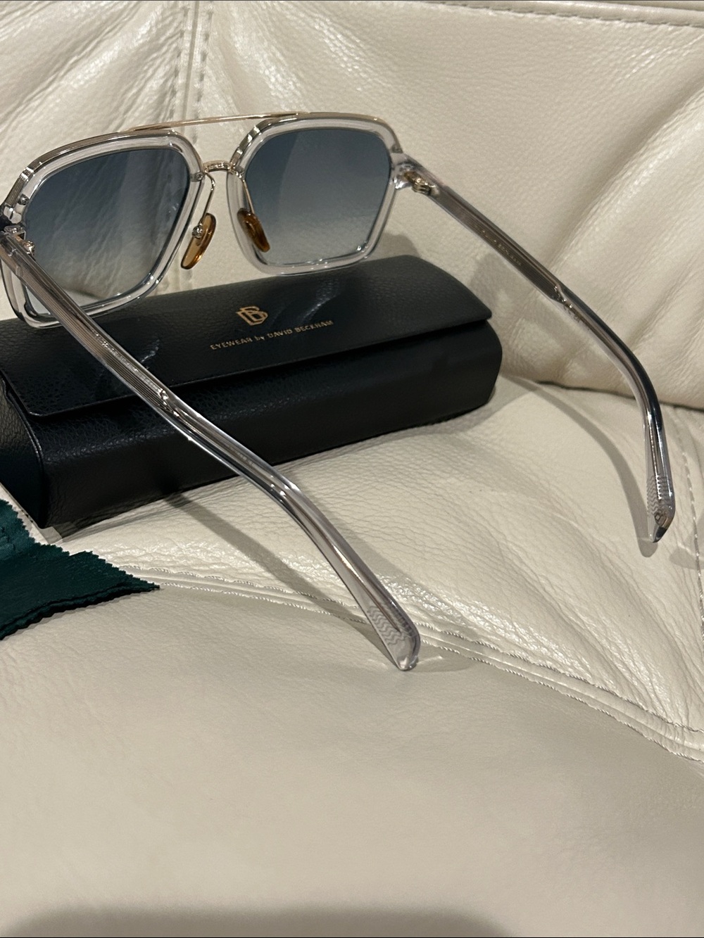 David Beckham DB 7128/S Sunglasses Brand New w/Case - Picture 4 of 10